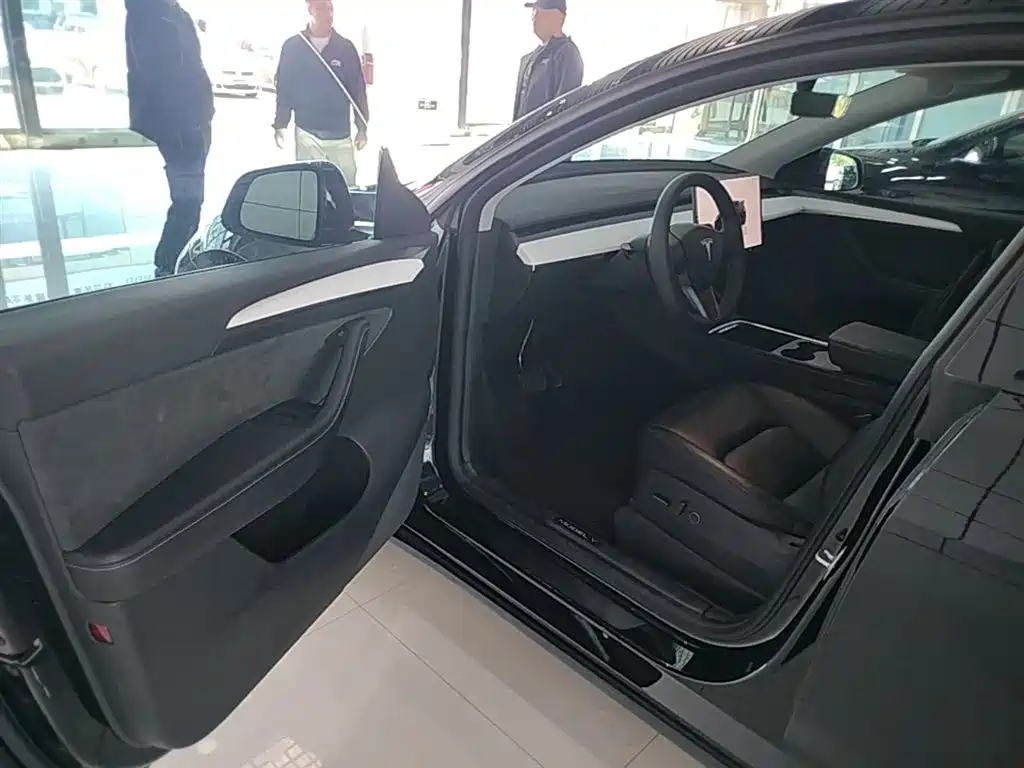 Tesla Model Y 2023 — фото 16