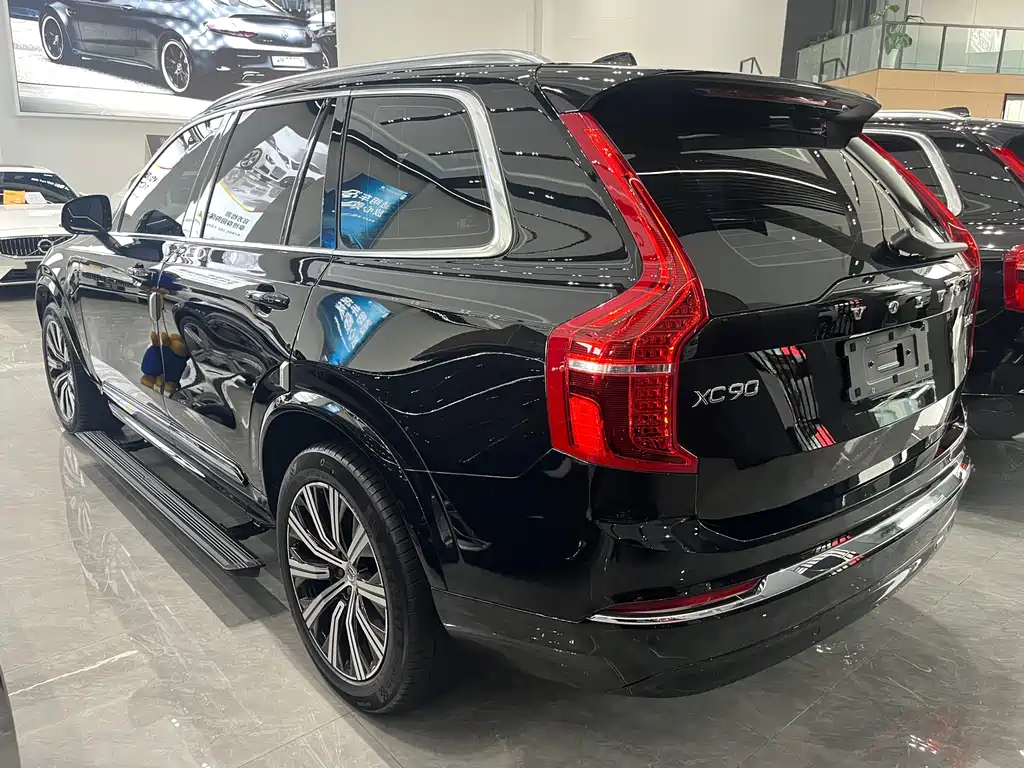Volvo XC90 2023 — фото 10