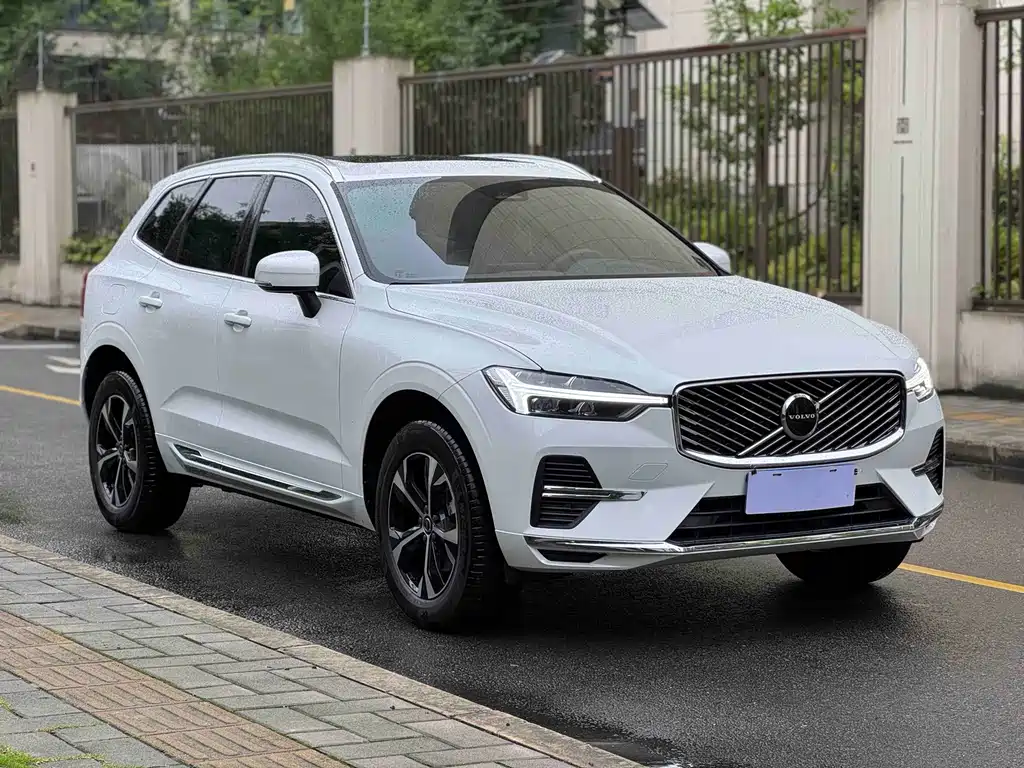 Volvo XC60 2025 — фото 3