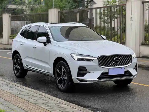 Volvo XC60 2025