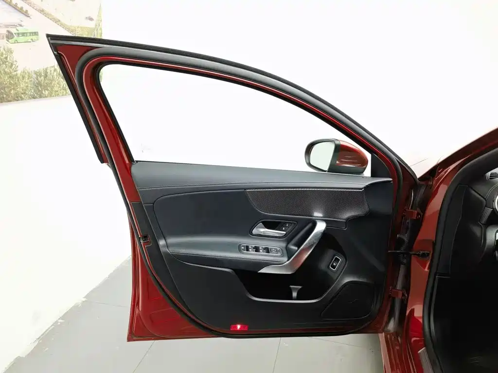 Mercedes-Benz A-Class 2020 — фото 8