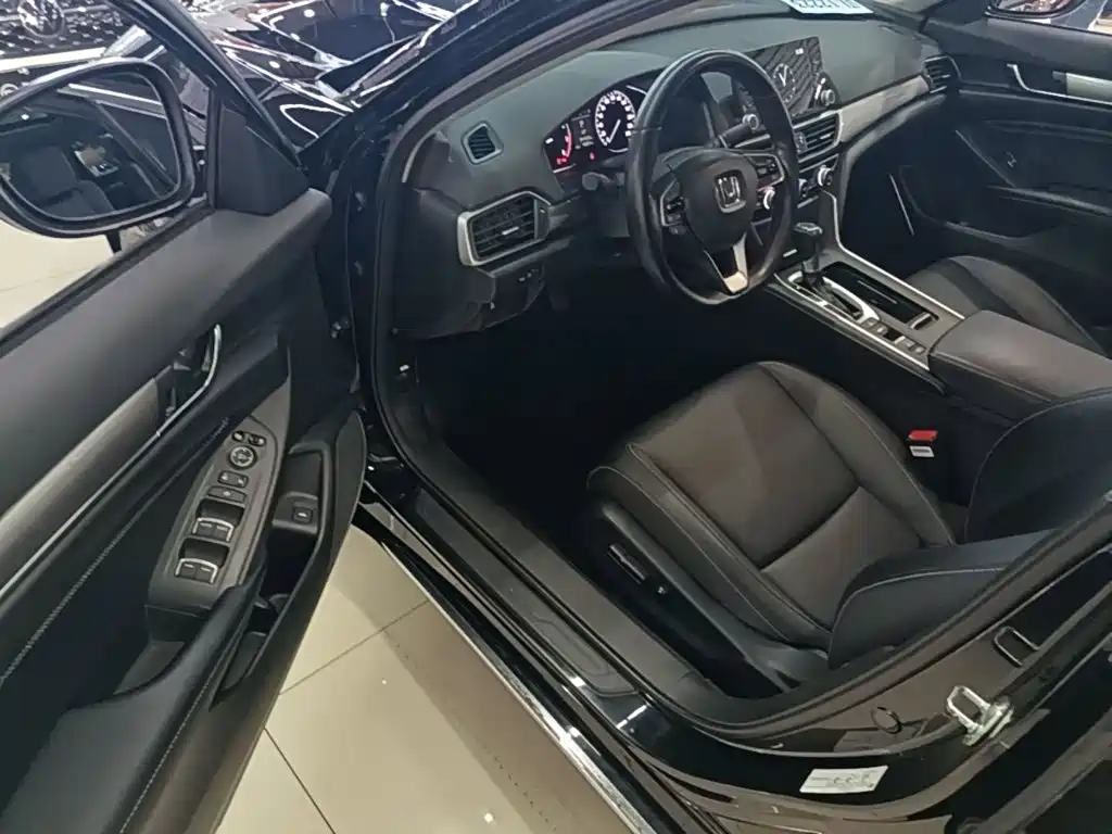 Honda Inspire 2020 — фото 12
