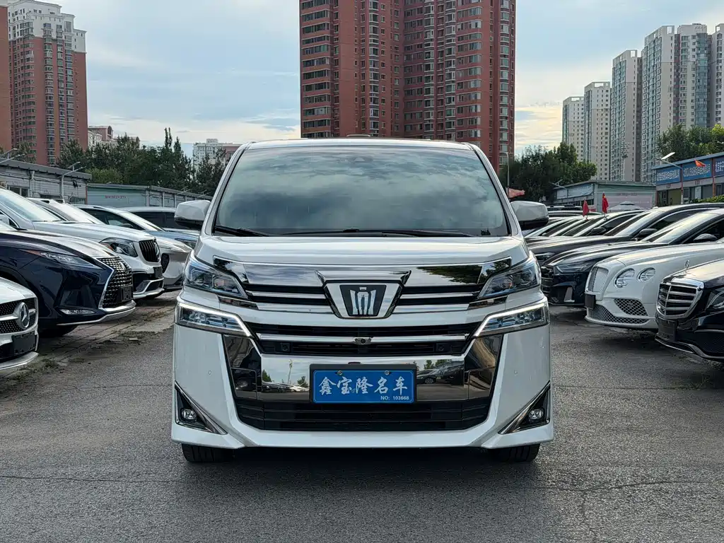 Toyota Vellfire 2022 — фото 2