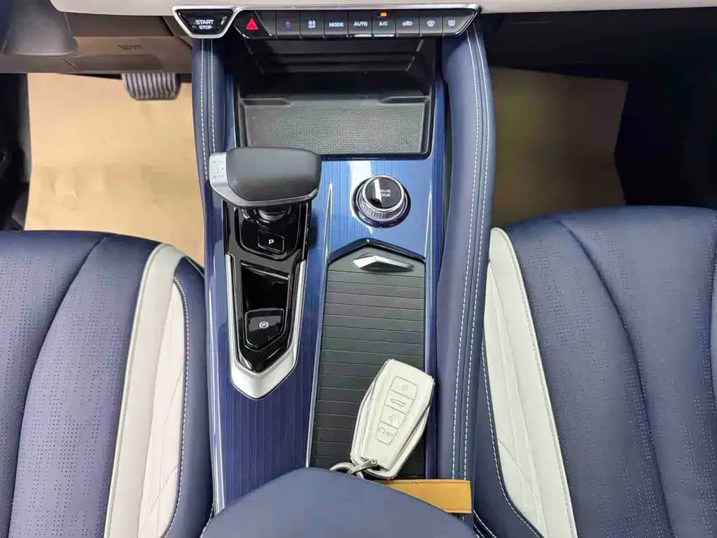 Geely Xingyue L 2023 — фото 17