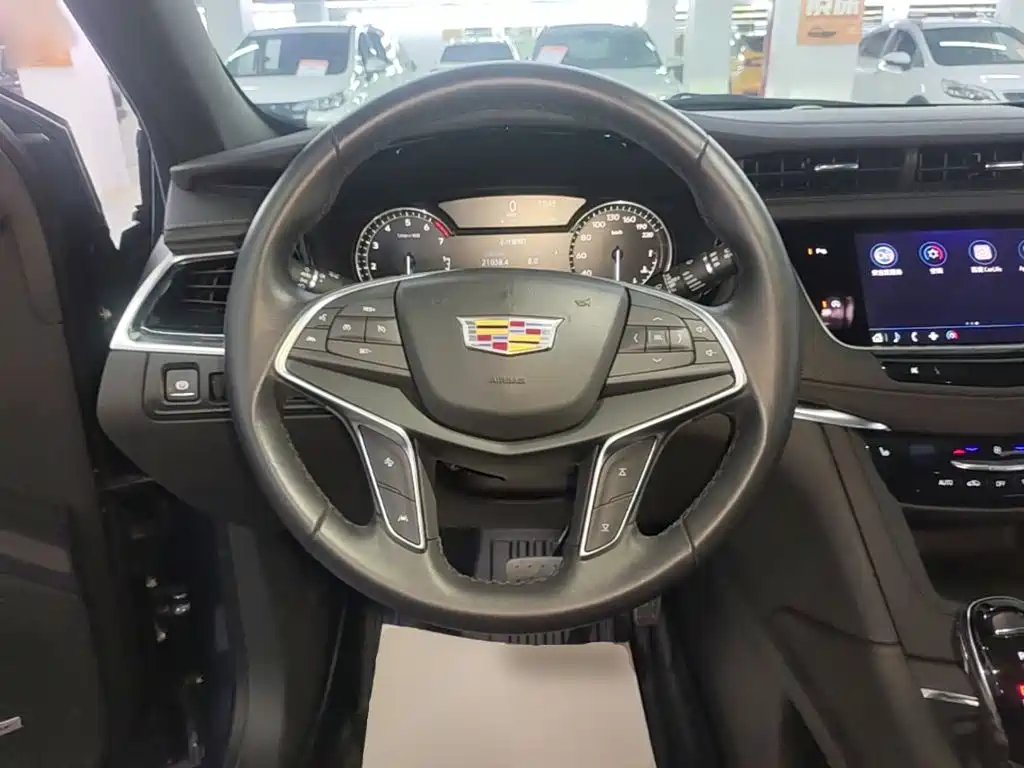 Cadillac XT5 2024 — фото 11