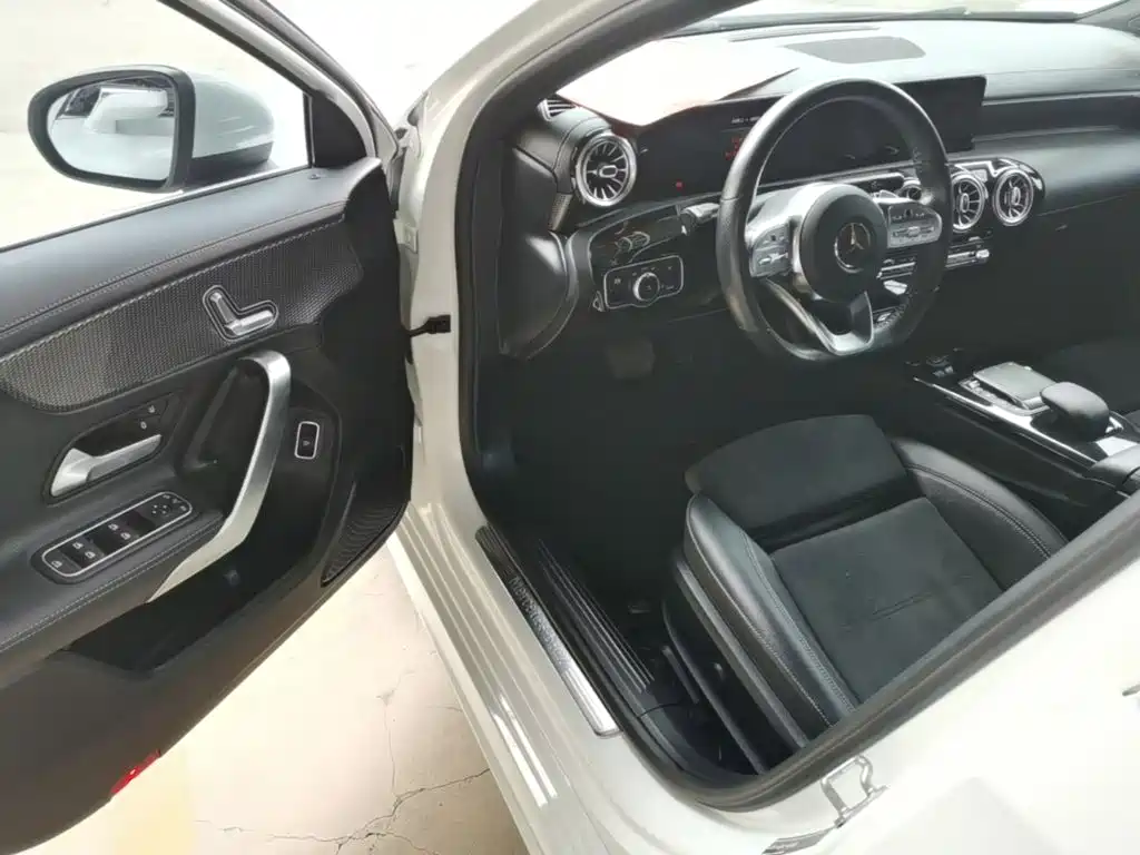Mercedes-Benz A-Class 2021 — фото 16