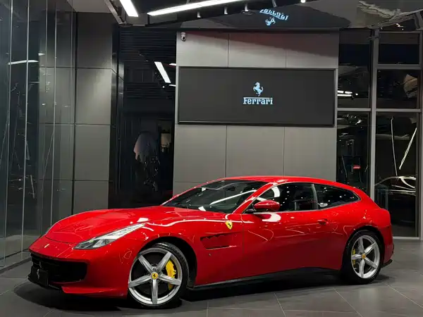 Ferrari GTC4Lusso 2017