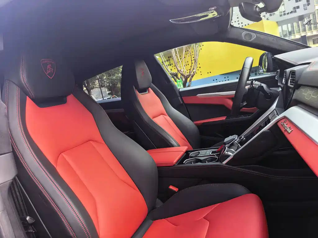 Lamborghini Urus 2019 — фото 13