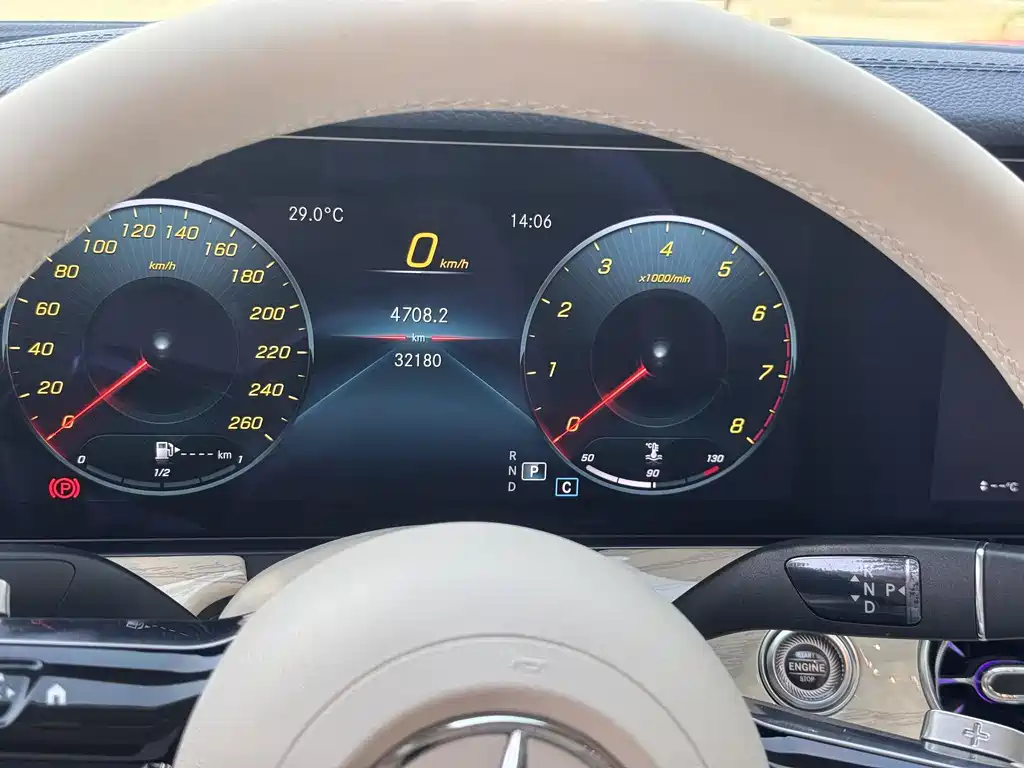 Mercedes-Benz E-Class 2023 — фото 11