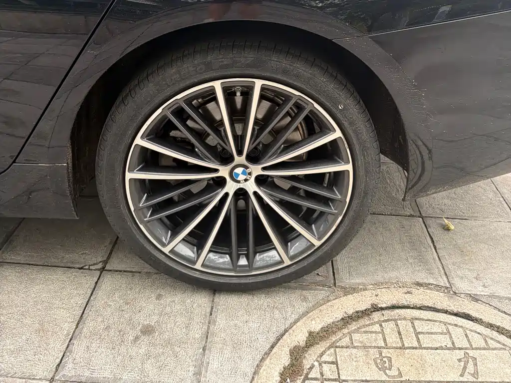 BMW 5 Series 2022 — фото 13