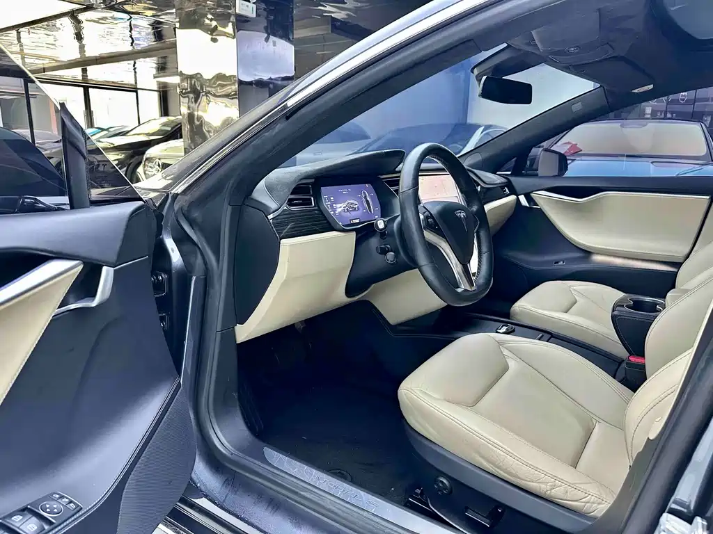 Tesla Model S 2016 — фото 4