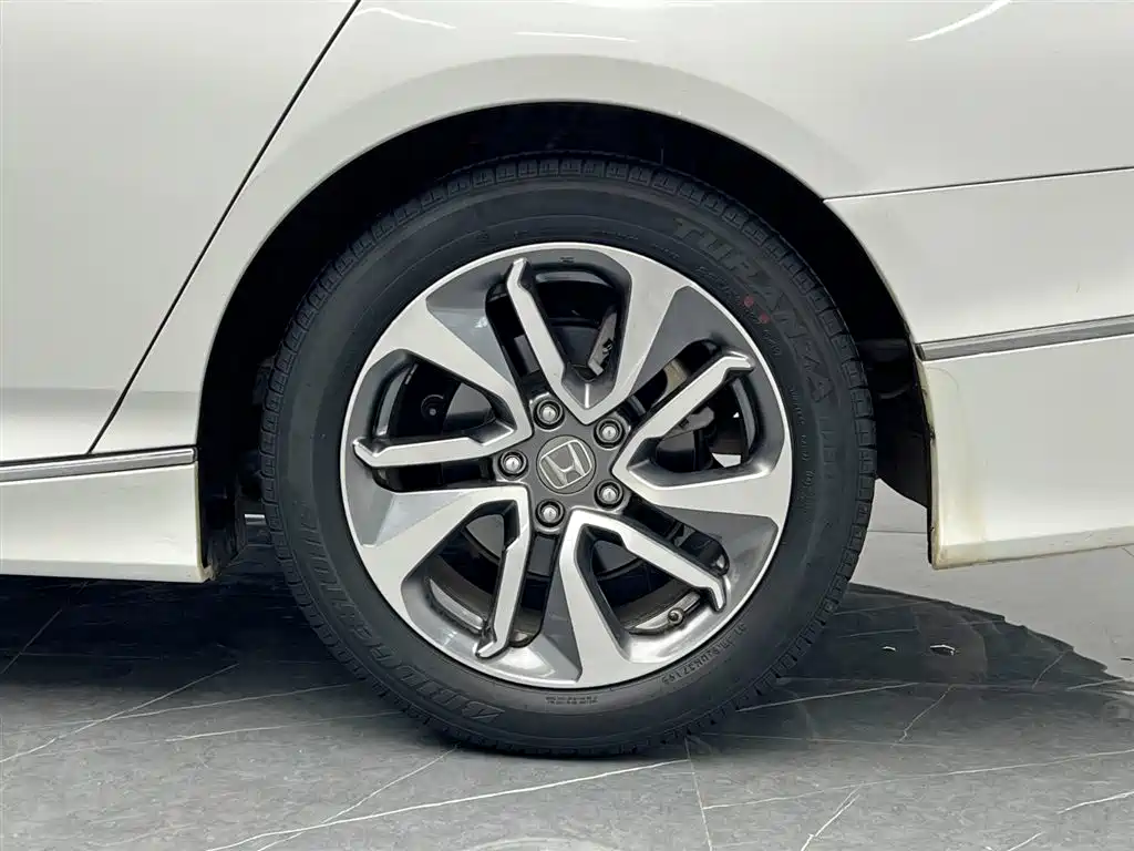 Honda Inspire 2019 — фото 23