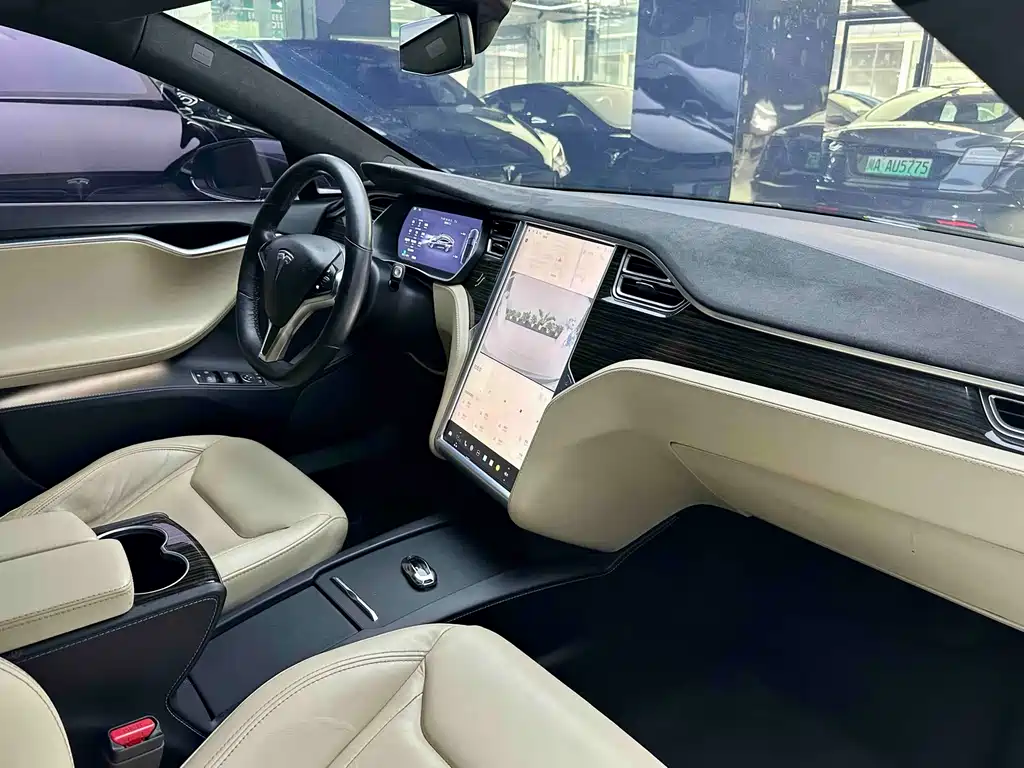 Tesla Model S 2016 — фото 9