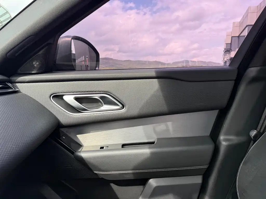 Land Rover Velar 2019 — фото 29