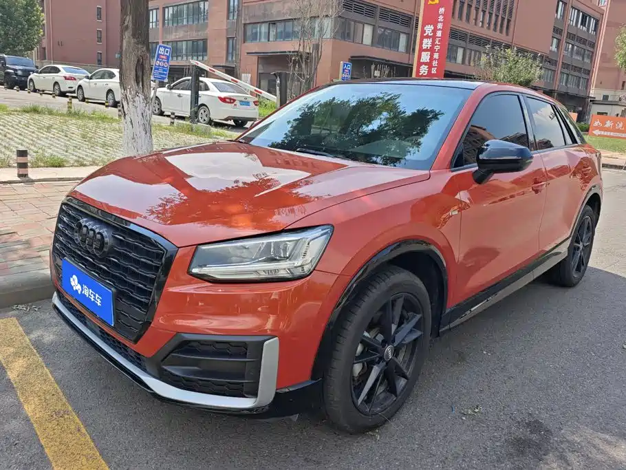 Audi Q2L 2021 — фото 1