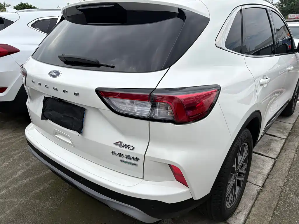 Ford Escape 2020 — фото 19