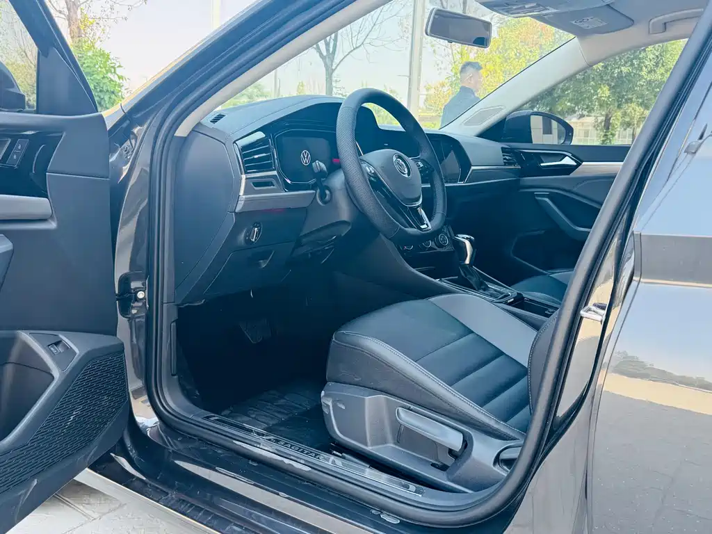 Volkswagen Sagitar 2021