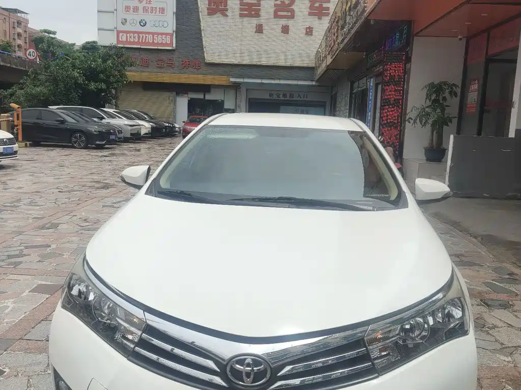Toyota Corolla 2018 — фото 1