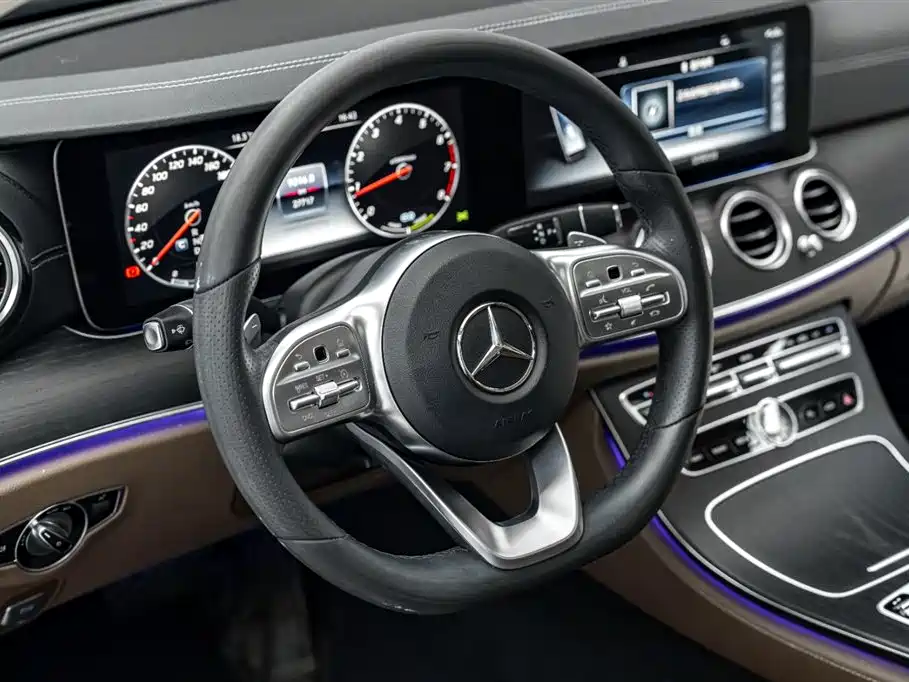 Mercedes-Benz E-Class 2020 — фото 17