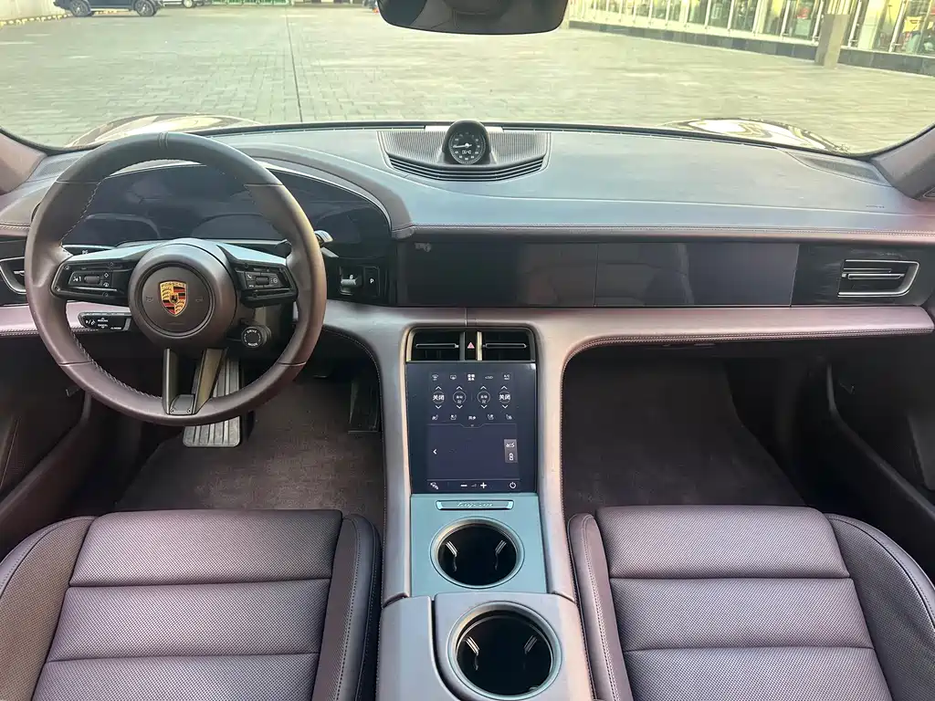 Porsche Taycan 2021 — фото 13