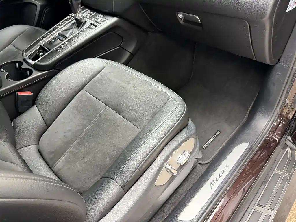 Porsche Macan 2016 — фото 16