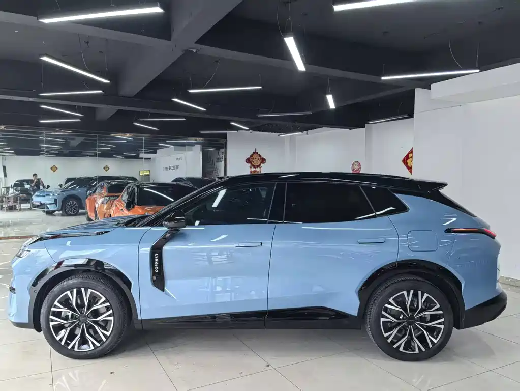 Lynk & Co 08 EM-P 2025 — фото 3
