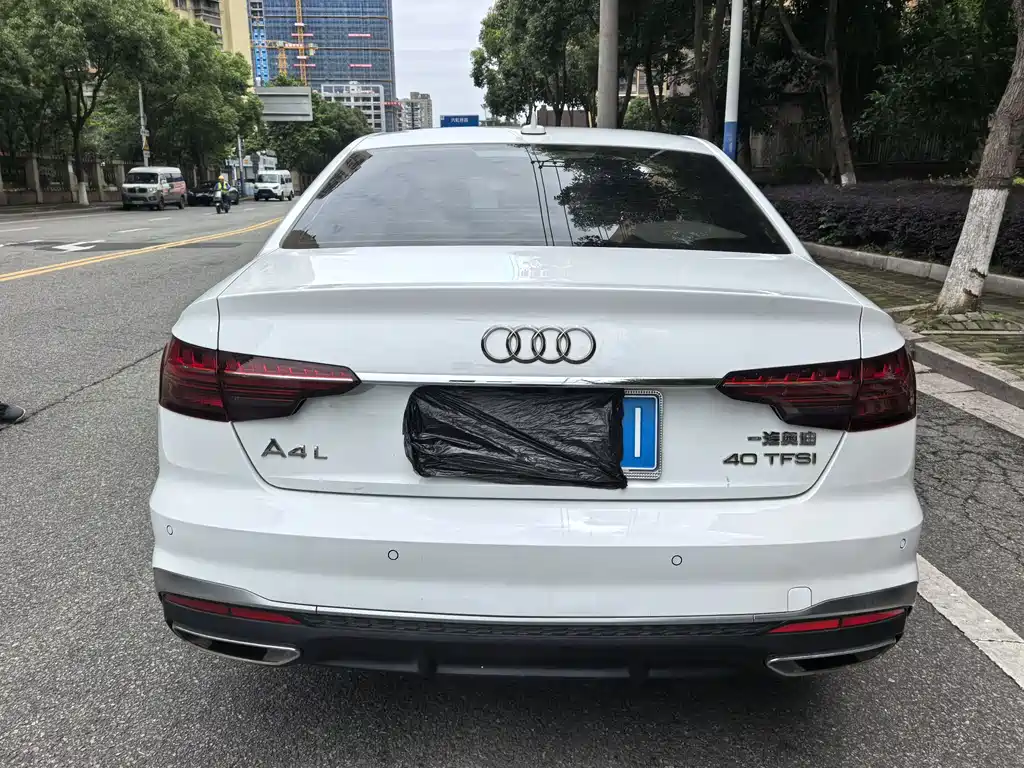 Audi A4L 2024 — фото 10