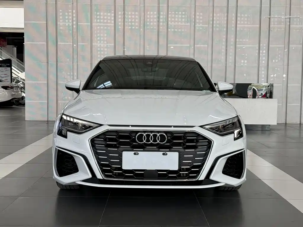 Audi A3 2023 — фото 2