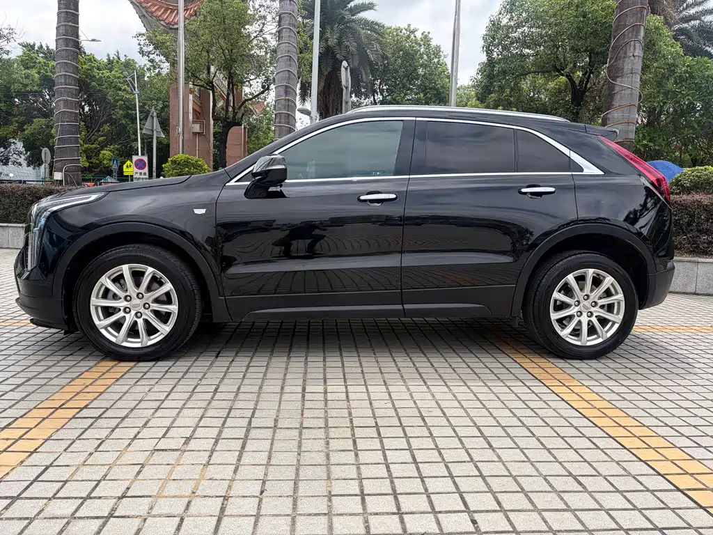 Cadillac XT4 2021 — фото 8