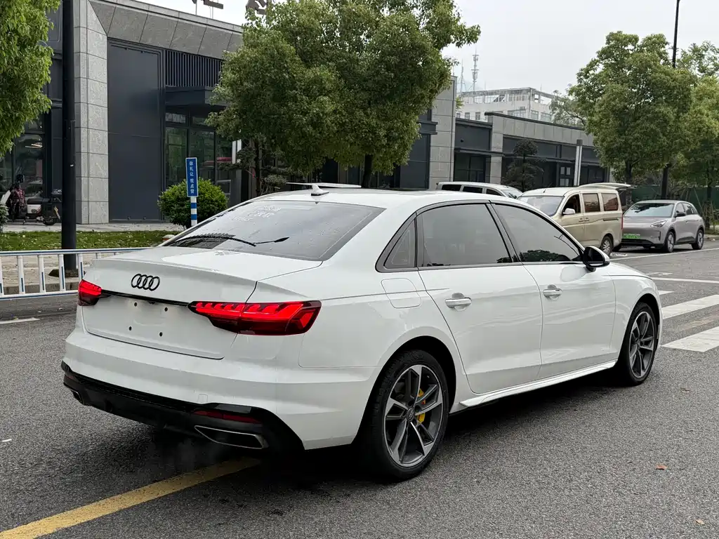 Audi A4L 2021 — фото 16