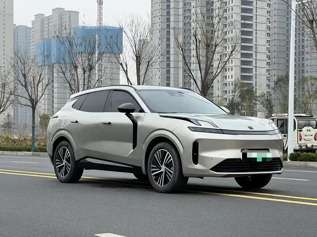 Lynk & Co 08 EM-P 2024 — фото 3