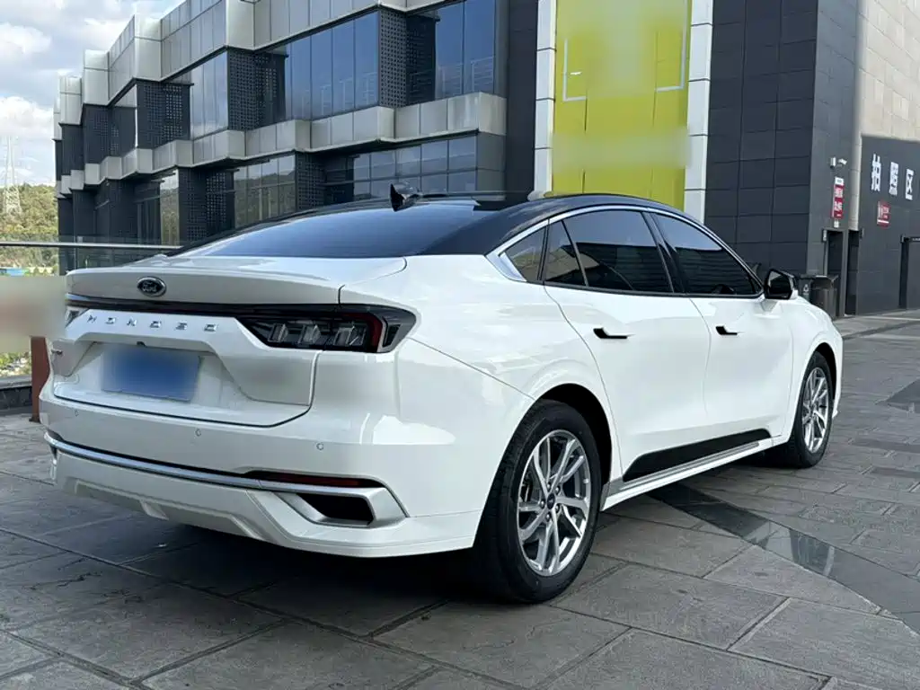 Ford Mondeo 2024 — фото 11