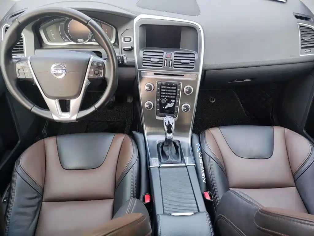 Volvo XC60 2016 — фото 14