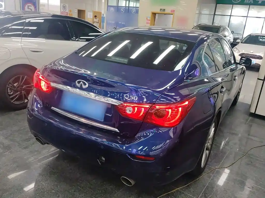 Infiniti Q50L 2016 — фото 7