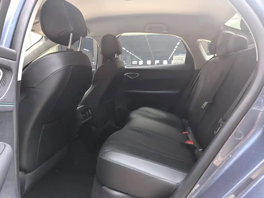 BYD Seal 05 DM-i 2025 — фото 9