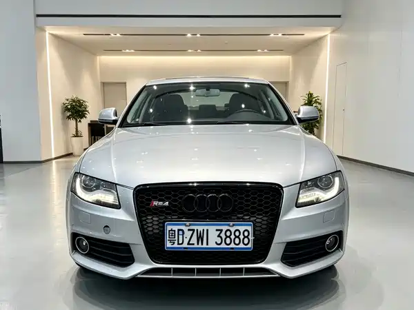 Audi A4L 2011