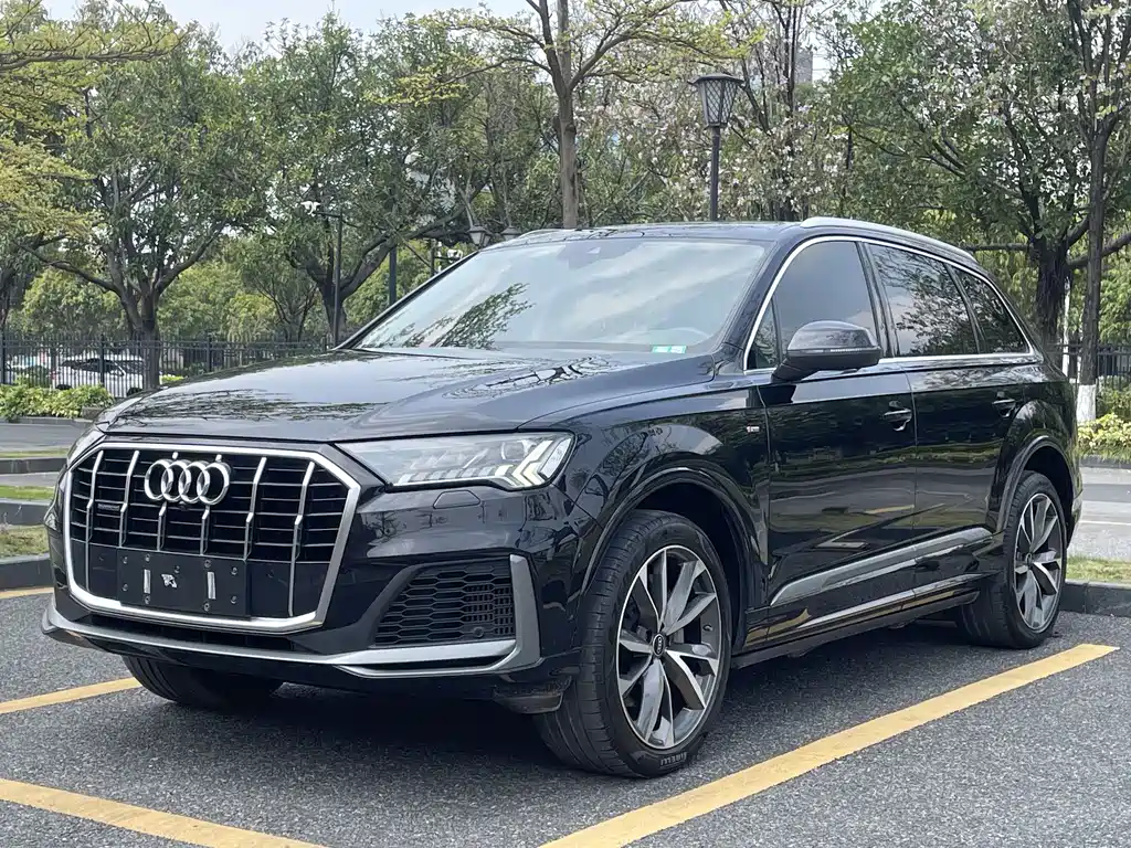 Audi Q7 2021 — фото 1