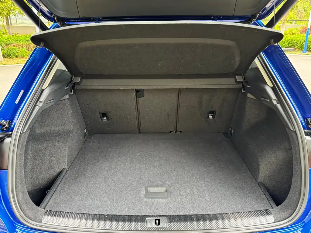 Audi Q3 2020 — фото 30