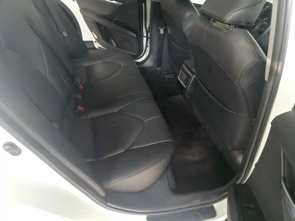 Toyota Camry 2022 — фото 13