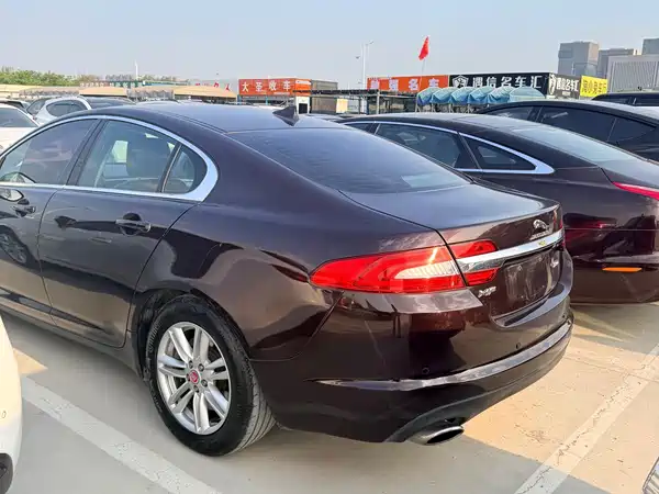 Jaguar XF 2015