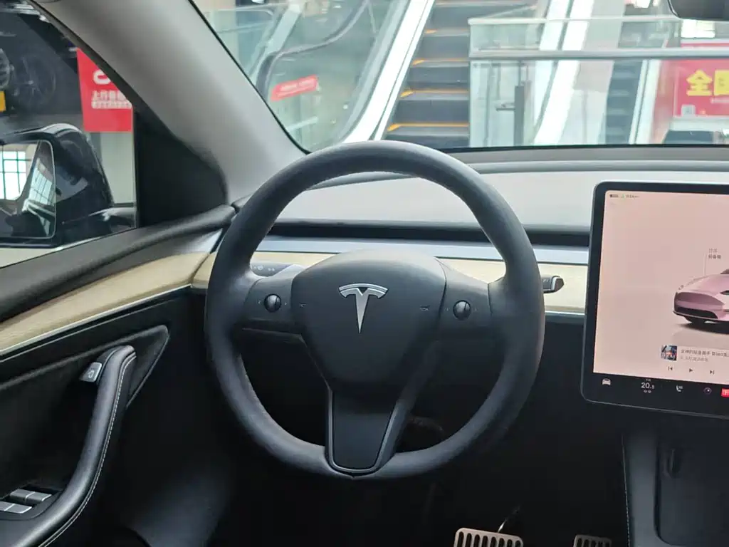 Tesla Model Y 2023 — фото 10