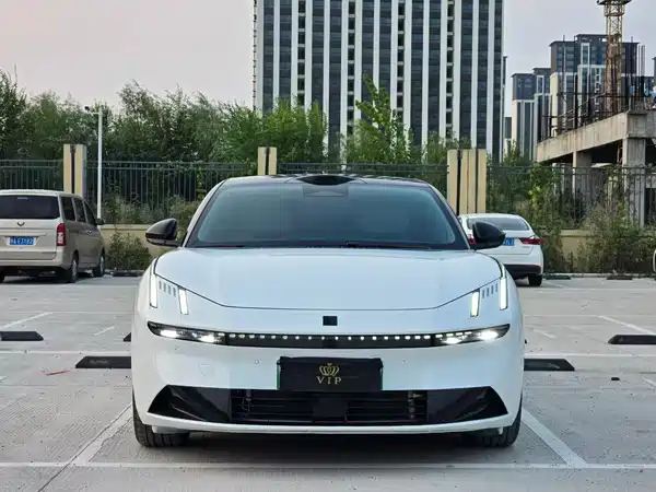 Lynk & Co 10 2025