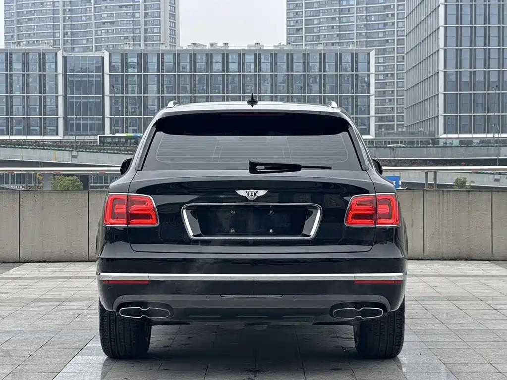 Bentley Bentayga 2017 — фото 6