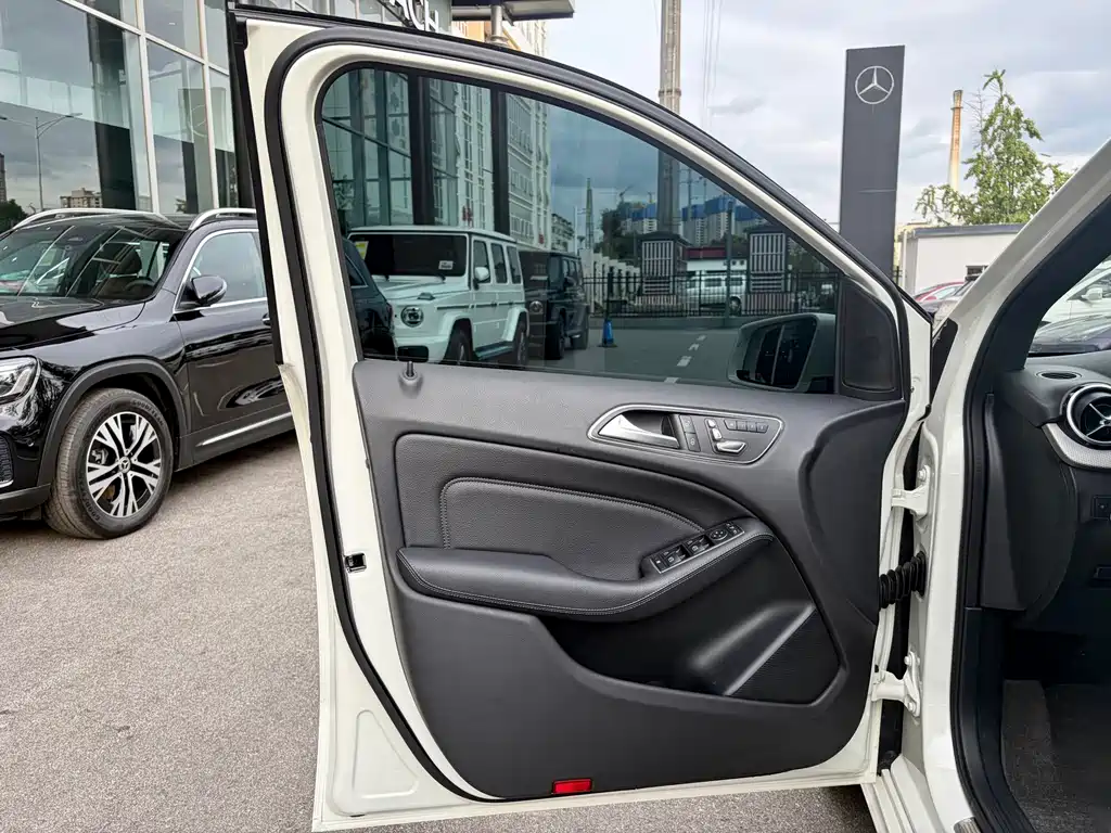 Mercedes-Benz B-Class 2017 — фото 16