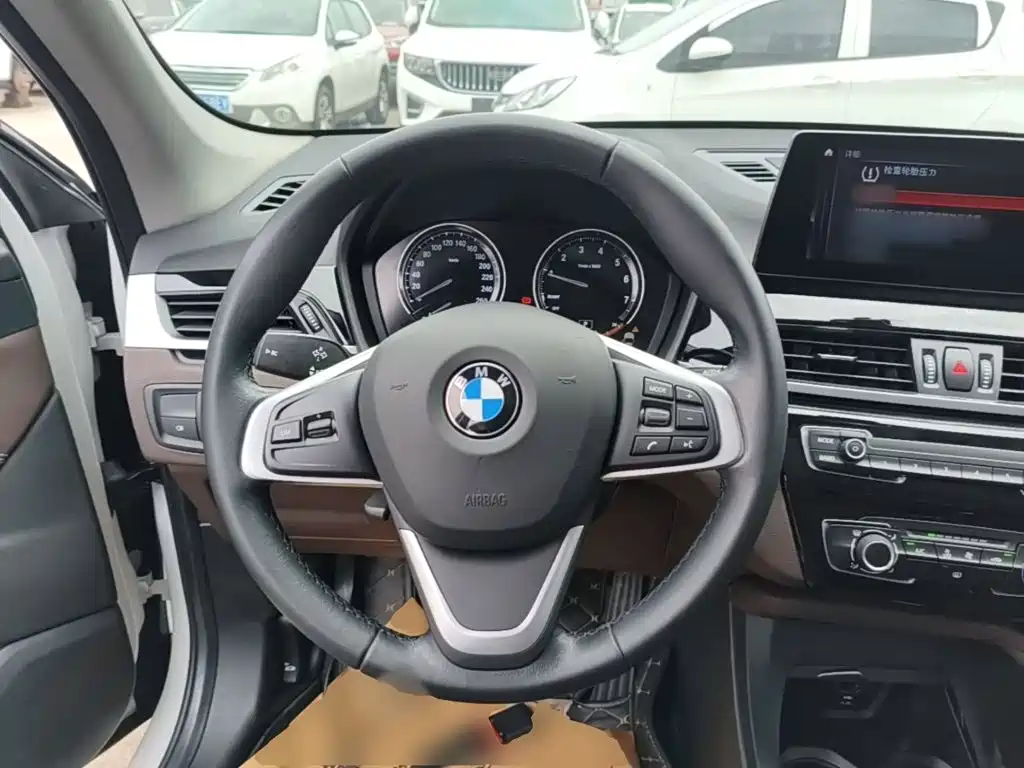 BMW X1 2022 — фото 11