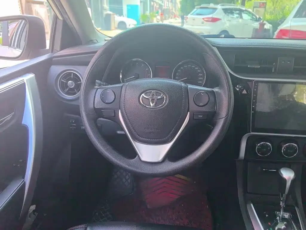 Toyota Corolla 2017 — фото 11