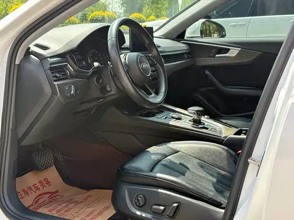 Audi A4L 2019