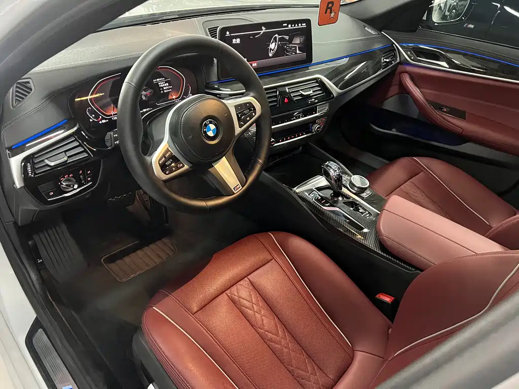 BMW 5 Series 2021 — фото 15