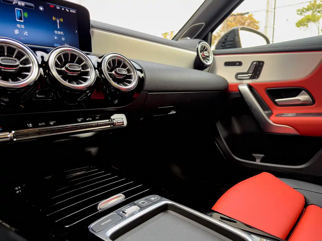 Mercedes-Benz A-Class AMG 2026 — фото 12