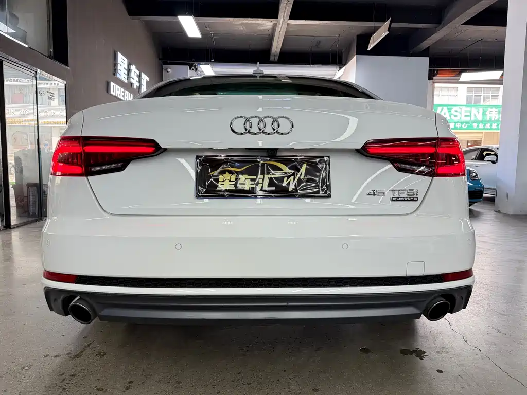 Audi A4L 2018 — фото 12